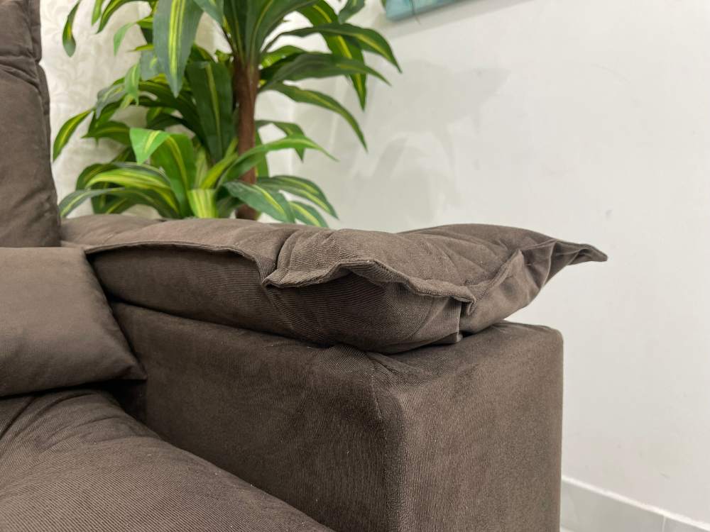 c9de82b75fa10a6458572abb8f5651c6-1